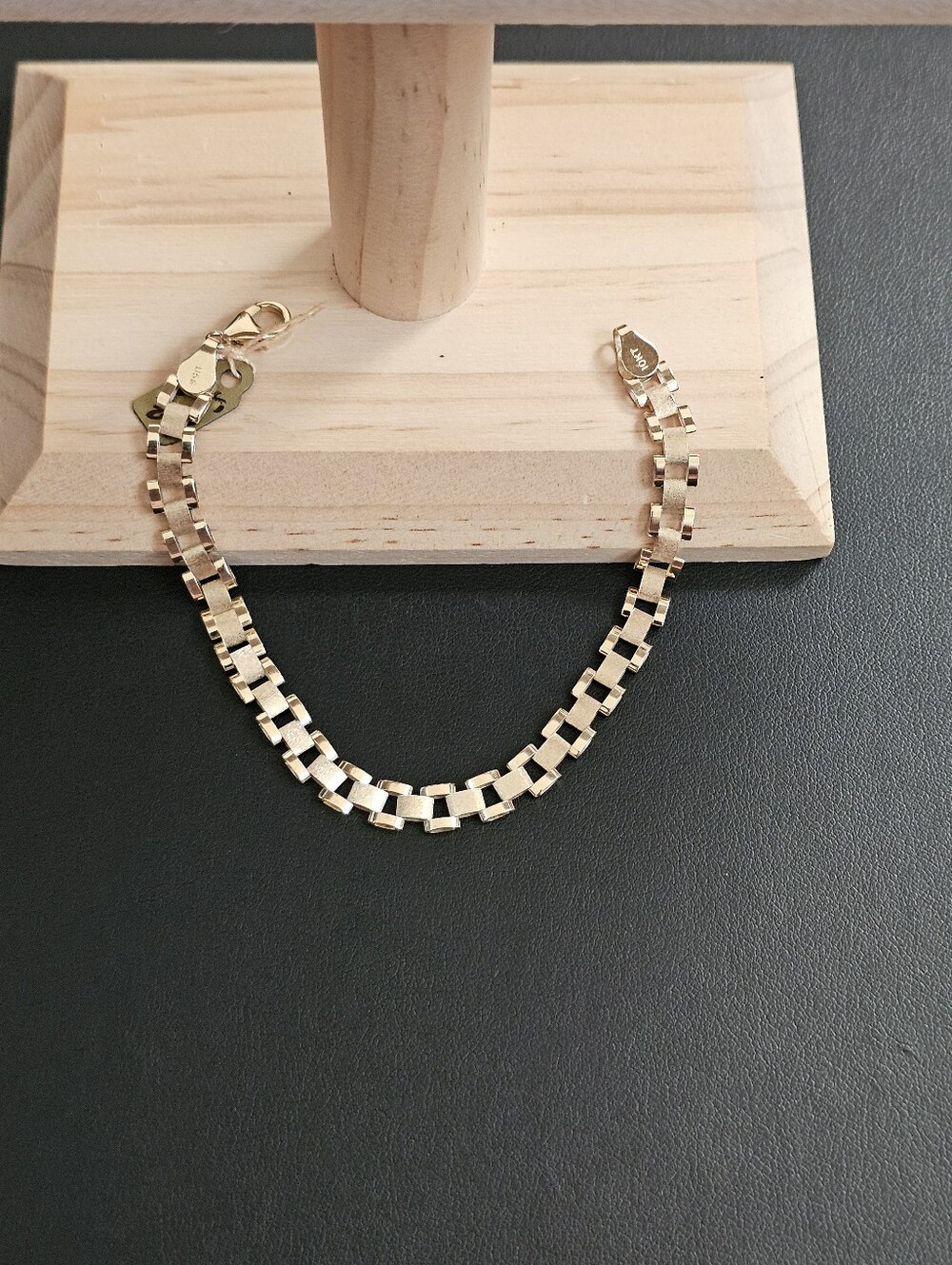 10k Gold Bracelet 7.5 Inch